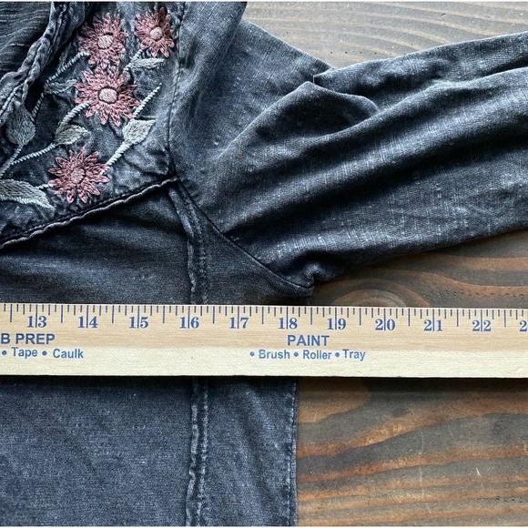 Style & Co Top XS Women Black Henley Mineral Wash Embroidered Floral Whimsigoth - Picture 7 of 8